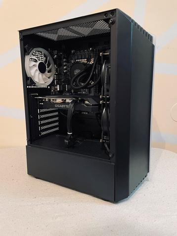 Gaming pc te koop beschikbaar voor biedingen