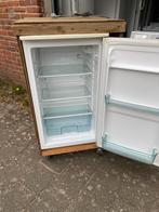 Tafelmodel koelkast in een verrijdbare, steigerhouten kast, Ophalen of Verzenden, Gebruikt