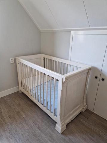 Complete babykamer beschikbaar voor biedingen