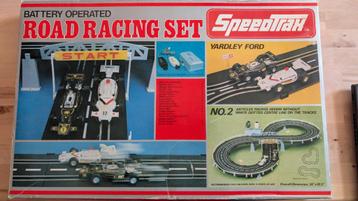 Vintage Speedtrax Road Racing Set - Yardley Ford - Compleet  beschikbaar voor biedingen