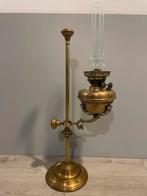 Antieke Petroleumlamp met Standaard, Ophalen