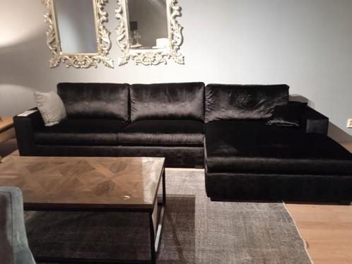 Avenida-Interiors Breda hoekbank van €2790,= voor €1599,=, Huis en Inrichting, Banken | Complete zithoeken, Zo goed als nieuw