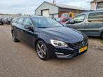 Volvo V60 2.4 D6 Twin Engine R-Design Bj:2015 NAP!, Auto's, Volvo, Automaat, Euro 6, Blauw, Vierwielaandrijving