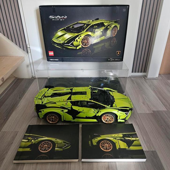 Lego Technic 42115 - Lamborghini Sian FKP37 + Vitrine, Kinderen en Baby's, Speelgoed | Duplo en Lego, Gebruikt, Ophalen of Verzenden