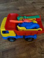 Speelgoed vrachtwagen met strandspeelgoed, Ophalen, Zo goed als nieuw