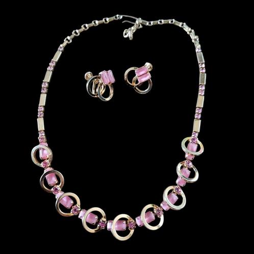 Vintage sieradenset goudkleurig en roze steentjes, Sieraden, Tassen en Uiterlijk, Antieke sieraden, Ketting, Overige materialen