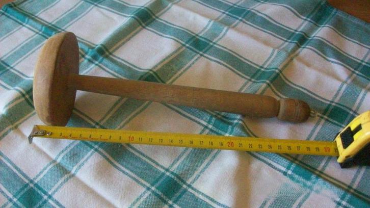 Brocante houten stamper met ophangoogje 30 cm, Antiek en Kunst, Curiosa en Brocante, Ophalen of Verzenden