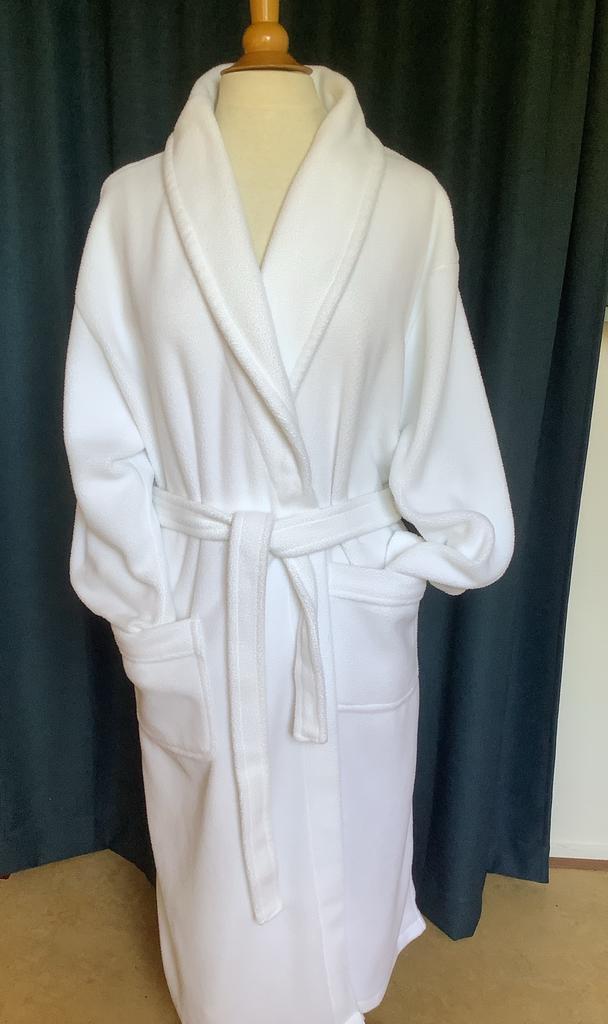 Badjas - wit- fleece- prettige stof voor sauna gebruikers, Sport en Fitness, Sauna, Zo goed als nieuw, Toebehoren, Ophalen of Verzenden