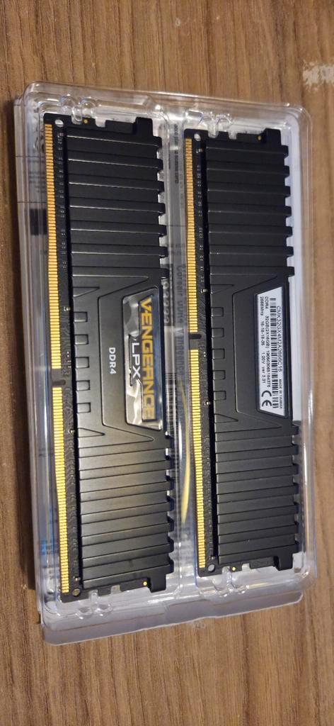 32Gb (2x16GB) DDR4 2666MHz RAM Geheugen, Computers en Software, RAM geheugen, Zo goed als nieuw, Desktop, 32 GB, DDR4, Ophalen of Verzenden