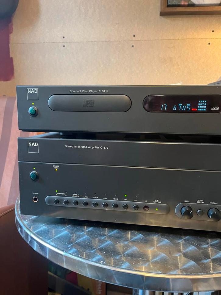 NAD C 370 Stereo Versterker & C 541i CD Speler, Audio, Tv en Foto, Versterkers en Receivers, Gebruikt, Stereo, 60 tot 120 watt