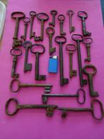 21 X ANTIEKE SLEUTELS SLEUTEL SLOT SLOTEN DEUR HANGSLOT KIST, Antiek en Kunst, Curiosa en Brocante, Ophalen of Verzenden