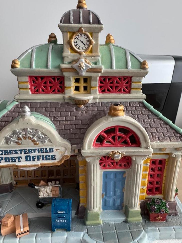 Lemax Chesterfield Postkantoor Ornament, Diversen, Kerst, Zo goed als nieuw, Ophalen of Verzenden