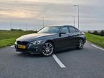 BMW 3-Serie 320i M-Sport Shadow 184pk Aut 2018 Grijs, Auto's, BMW, 1998 cc, Achterwielaandrijving, 1800 kg, Zwart