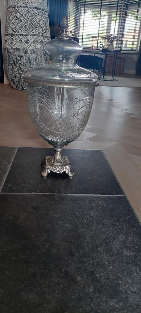 Antieke Glazen Vaas met verzilverde Details, 51 cm hoog, Antiek en Kunst, Antiek | Glas en Kristal, Ophalen