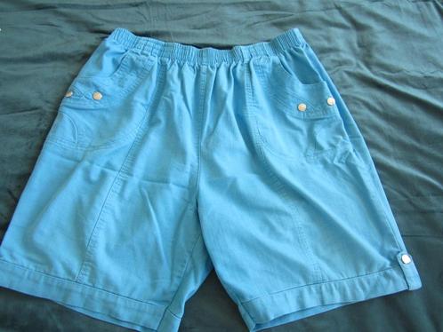 korte broek licht blauw maat XXL, Kleding | Dames, Broeken en Pantalons, Zo goed als nieuw, Maat 46/48 (XL) of groter, Blauw, Kort