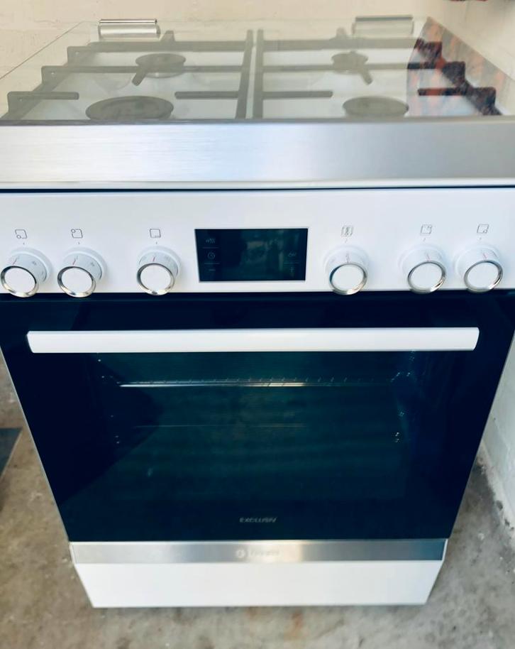 Z.G.A.N BOSCH EXCLUSIEVE FORNUIS 3D HETELUCHTPLUS, Witgoed en Apparatuur, Fornuizen, Zo goed als nieuw, Vrijstaand, 4 kookzones