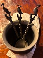 Tinnen bekertje met 3 geboortelepeltjes, Antiek en Kunst, Antiek | Tin, Ophalen of Verzenden