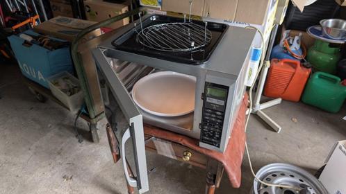 Sharp R967(IN) CombiMagnetron met grill, Witgoed en Apparatuur, Magnetrons, Gebruikt, Vrijstaand, Combimagnetron, 45 tot 60 cm