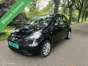 Toyota Aygo 1.0-12V /AIRCO/TOERENTELLER/APK/ beschikbaar voor biedingen