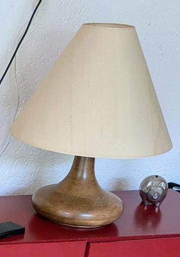 Vintage Tafellamp Hout & Stof beschikbaar voor biedingen