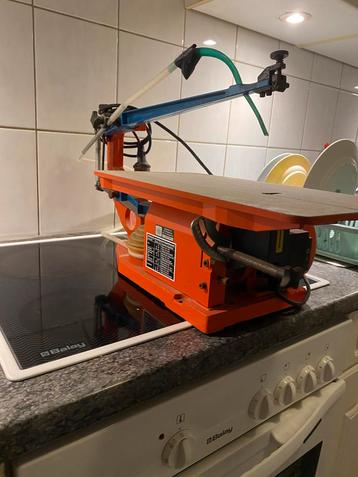 Hegner 2S Figuurzaagmachine beschikbaar voor biedingen