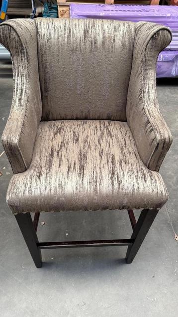 5 Luxe Barkrukken met Stof Bekleding beschikbaar voor biedingen