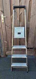 Aluminium Ladder - Handig voor Klussen!, Doe-het-zelf en Verbouw, Ladders en Trappen, Ophalen of Verzenden, Gebruikt, Ladder, Minder dan 2 meter