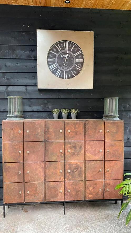Gave roestlook vakkenkast, Huis en Inrichting, Kasten | Dressoirs, Zo goed als nieuw, 25 tot 50 cm, Ophalen