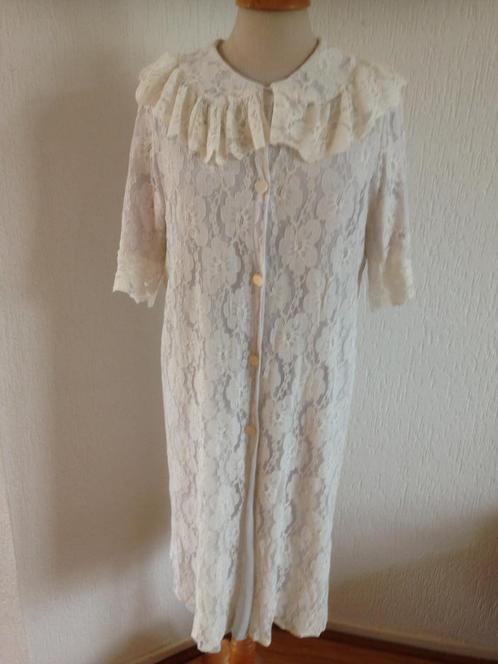 Vintage kanten duster Prachtige kanten kraag Korte mouw, Kleding | Dames, Overige Dameskleding, Gedragen, Ophalen of Verzenden