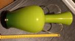 Glazen vaas . Lime-green ; onderaan donkerder groen ; wit, Ophalen of Verzenden, Minder dan 50 cm, Groen, Glas