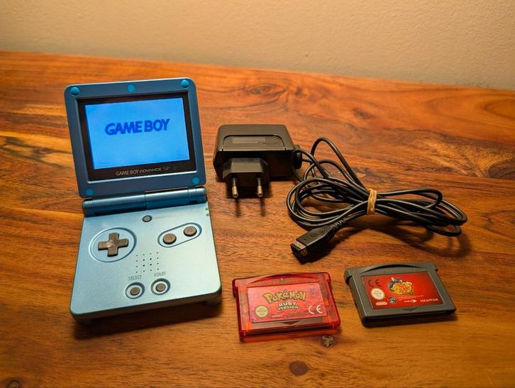 Nintendo Gameboy Advance SP AGS-101 + Pokemon Ruby, Spelcomputers en Games, Spelcomputers | Nintendo Game Boy, Gebruikt, Game Boy Advance SP