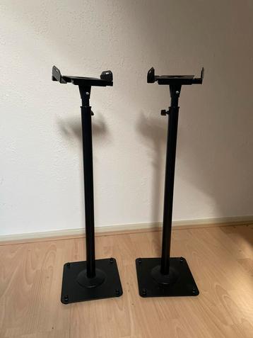 2 Hoge Metalen Luidsprekerstandaards beschikbaar voor biedingen