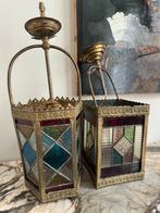 Twee vintage messing hanglantaarns met gekleurd glas-in-lood, Ophalen