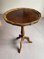 Antiek wortelnoten bijzettafeltje (h= 53 cm, diam.= 35 cm), Ophalen