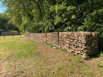 Droog en gekloofd openhaardhout beschikbaar voor biedingen