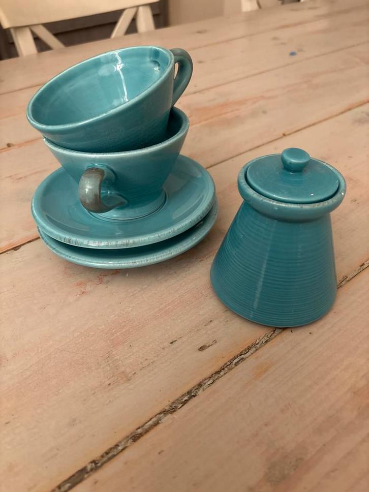 Aqua Zeegroen Kop en Schotel + Suikerpotje, Huis en Inrichting, Keuken | Servies, Zo goed als nieuw, Kop(pen) en/of Schotel(s)