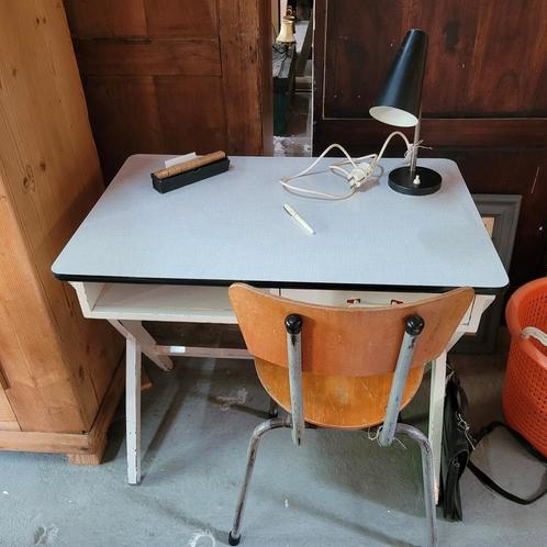 Brocante vintage oud schrijftafeltje tafeltje bureautje, Antiek en Kunst, Antiek | Meubels | Tafels, Ophalen