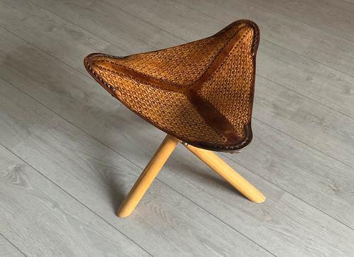 Mooi Spaans echt leren zadelkrukje, Huis en Inrichting, Krukjes, Zo goed als nieuw, Overige materialen, Ophalen of Verzenden