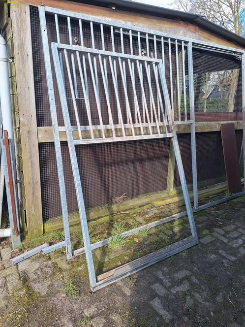 Voorwand met schuideur 3 meter en tussenwand 1.5 meter, Dieren en Toebehoren, Stalling en Weidegang