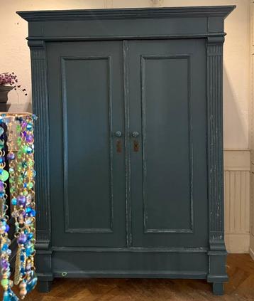 Grote antieke kast, vintage servieskast oude linnenkast VdlM beschikbaar voor biedingen