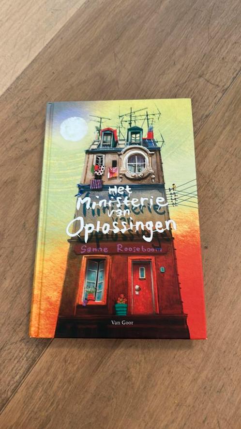 Sanne Rooseboom - Het ministerie van Oplossingen, Boeken, Kinderboeken | Jeugd | 10 tot 12 jaar, Zo goed als nieuw, Fictie, Ophalen