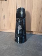 Oude kolenkit met bloemmotief, Ophalen