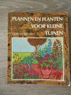 Plannen en planten voor kleine tuinen - Judith Berrisfo, Boeken, Ophalen of Verzenden, Zo goed als nieuw, Tuinieren en Tuinplanten