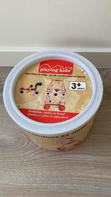 Doos met constructie speelgoed bouwdoos beschikbaar voor biedingen