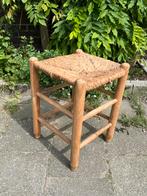 Vintage krukje riet hout grenen 1970 boho Japandi, Huis en Inrichting, Krukjes, Ophalen of Verzenden, Gebruikt, Hout