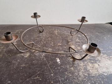 Metalen vintage kandelaar voor 4 kaarsen  beschikbaar voor biedingen