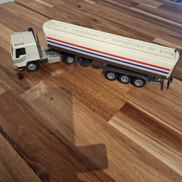 CONRAD VOLVO FL10 & TANKTRAILER NETJES WIT .N.ST. beschikbaar voor biedingen