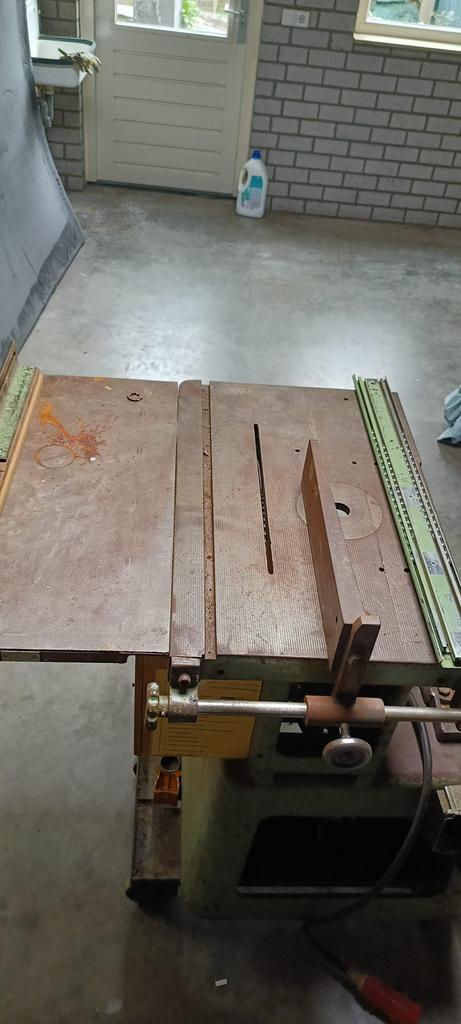 MOET NU WEG Zware industriële Heema zaagmachine oud model, Doe-het-zelf en Verbouw, Gereedschap | Zaagmachines, Zo goed als nieuw