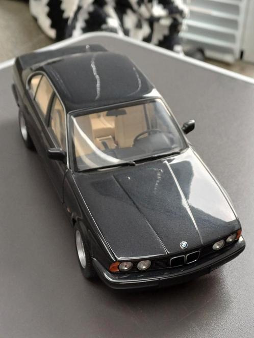 BMW 535i "E34" Zwart Metallic MiniChamps 1/18 ZELDZAAM, Hobby en Vrije tijd, Modelauto's | 1:18, Zo goed als nieuw, Auto, MiniChamps