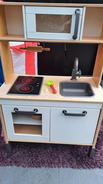 Houten Speelkeuken met Accessoires beschikbaar voor biedingen